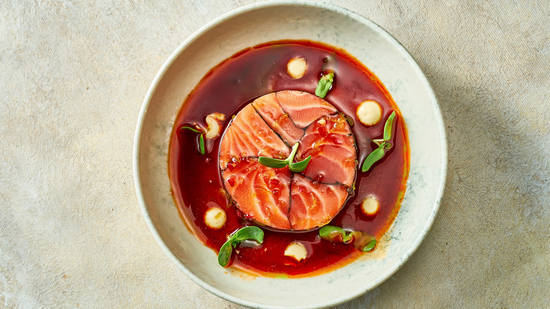 Terrina de pescado con salsa de tomate